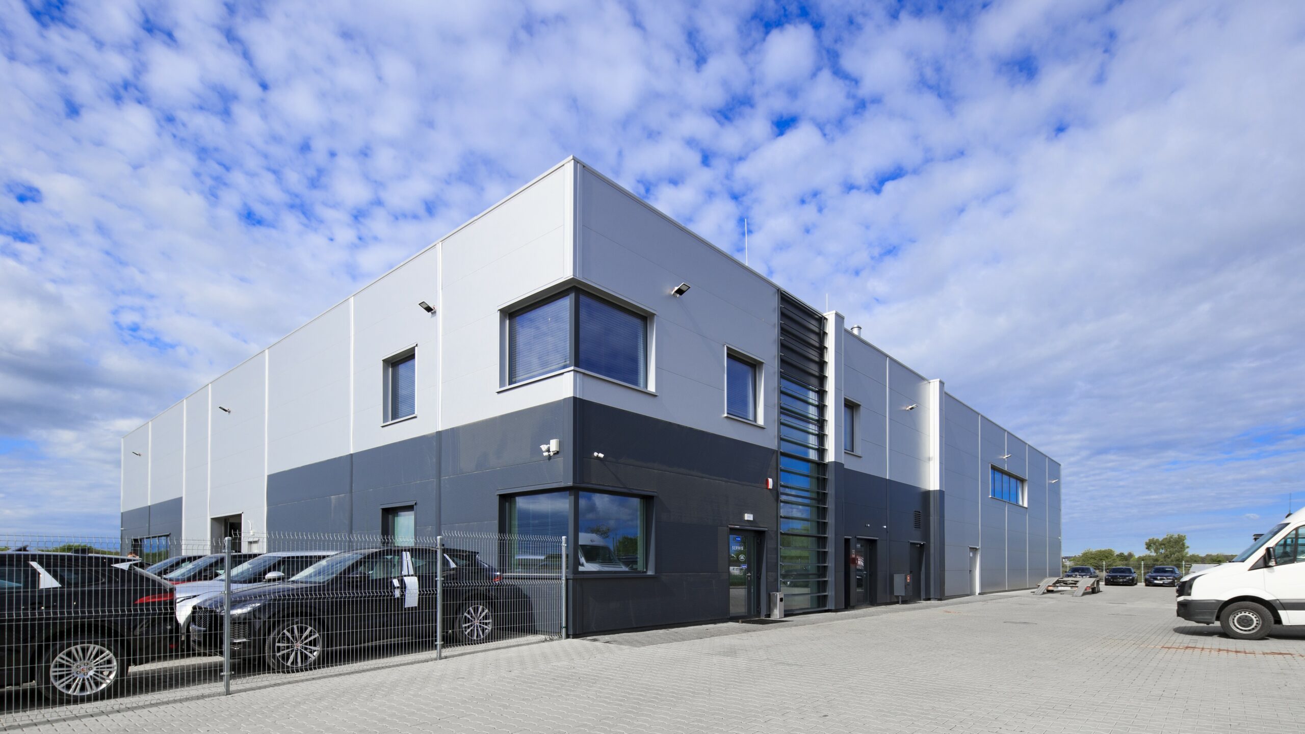 BMW SERWIS Szczecin - zdjęcie realizacji